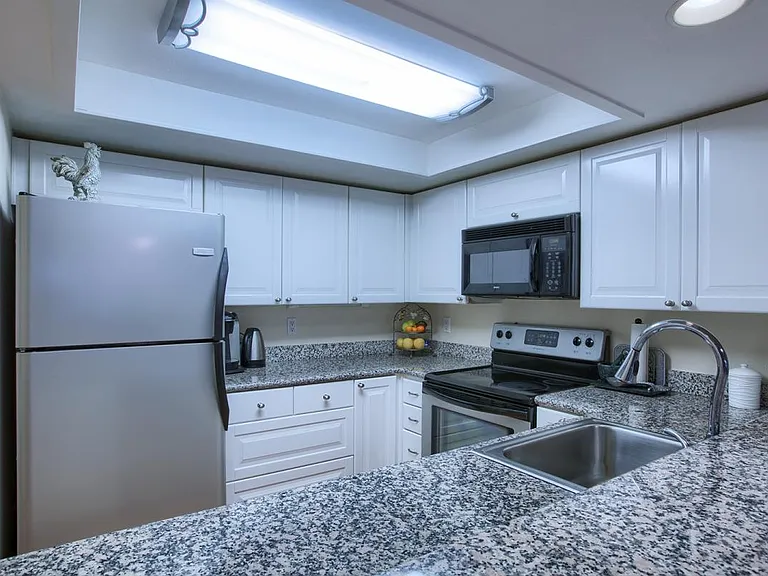 401 100th Ave NE #112 — Photo 3