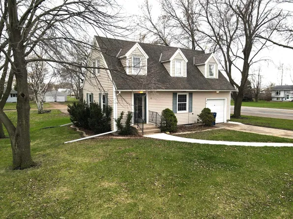 10 E 7th St, Gibbon, MN 55335