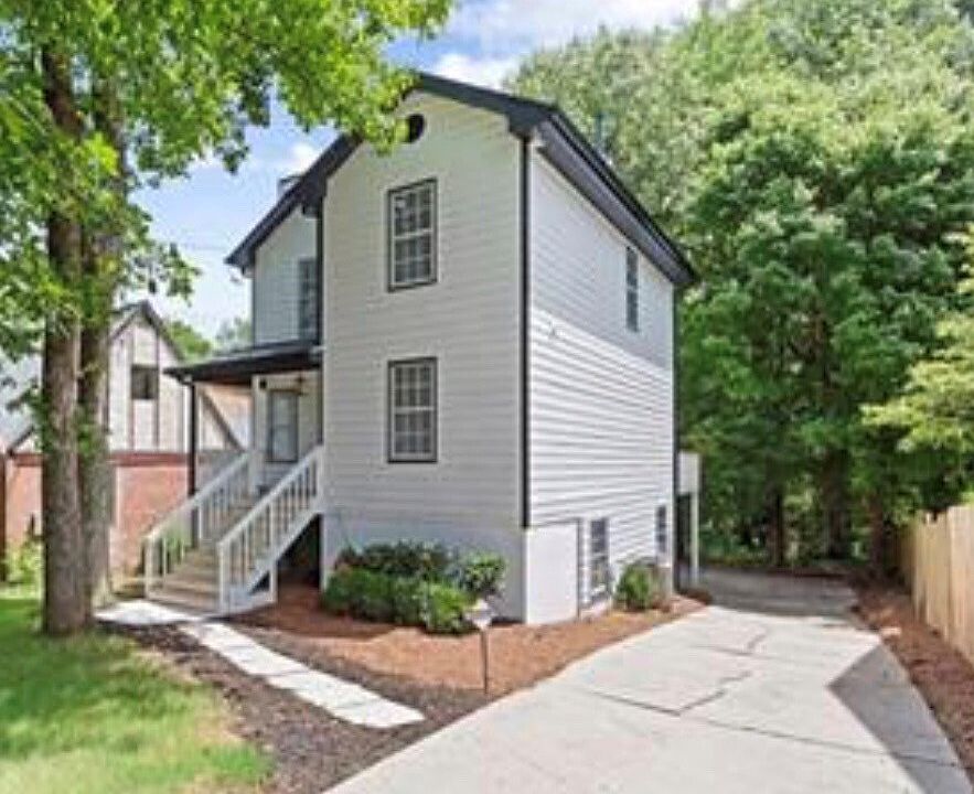 1st image of 2299 Boulevard Granada SW