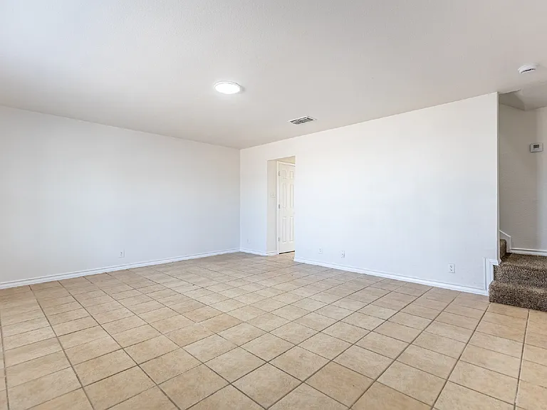 114 Garner St — Photo 4