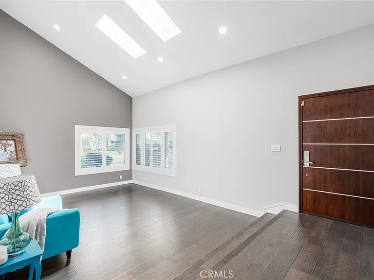 13014 Espinheira Dr — Photo 16