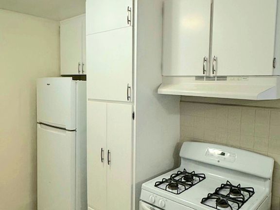 3rd image of 351 Riverdale Drive
