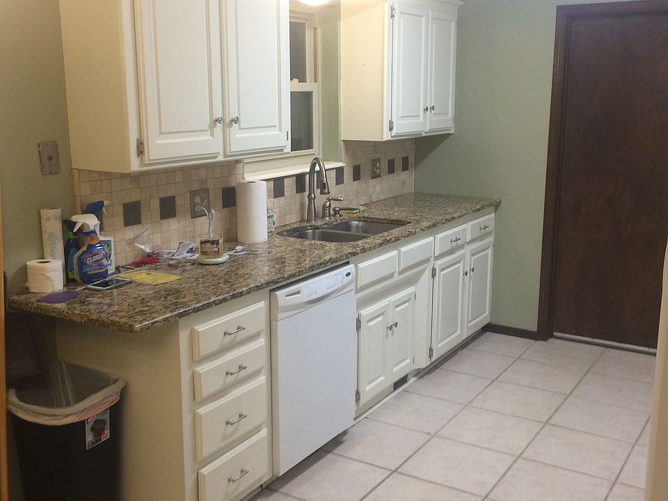 Kitchen, with dishwasher