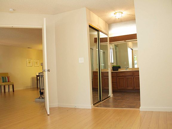 2nd image of 205 Devonwood