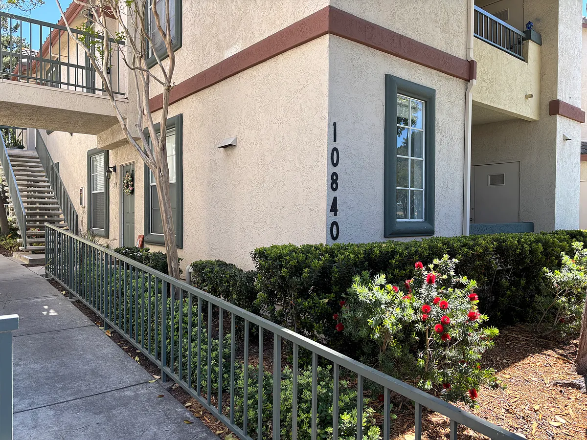 Building Photo - 10840 Sabre Hill Dr #219