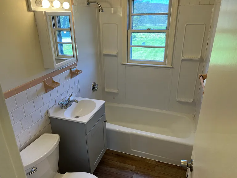 400 Portsmouth Ave #1 — Photo 2