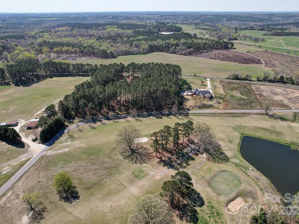 2nd image of Country Club Rd