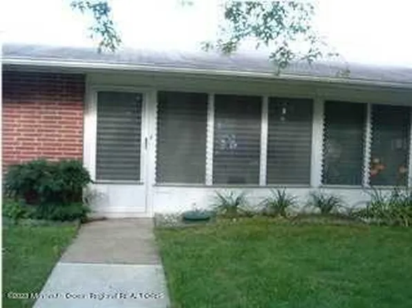 551C Sheffield Court, Lakewood, NJ 08701