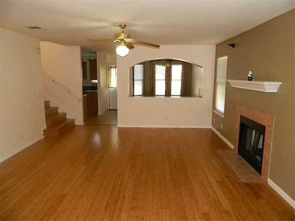 3rd image of 13902 Greinert Dr