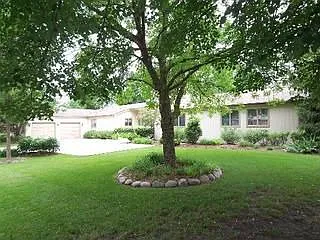 99 Rolling Green Dr photo 1
