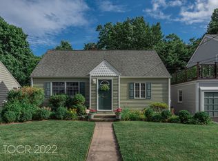 112 Dora Ave, Waldwick, NJ 07463
