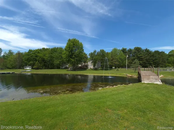 5910 Spring Valley Ln, Dryden, MI 48428