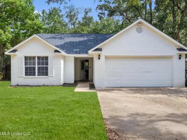8820 Mermaid Ave, Ocean Springs, MS 39564