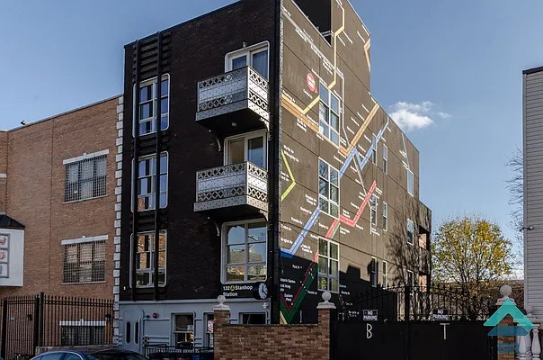 Rented by EXR | media 10