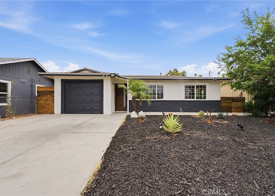 1st image of 623 S Mistletoe Ave