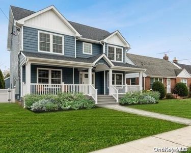 598 Marcellus Road, Williston Park, NY, 11596
