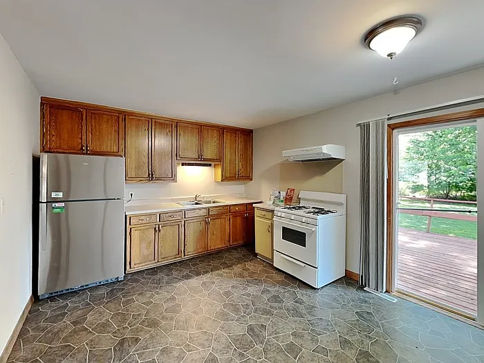1218 Skillman Ave E — Photo 9
