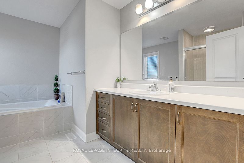 Ottawa House for rent - 4 Bedrooms — photo 17