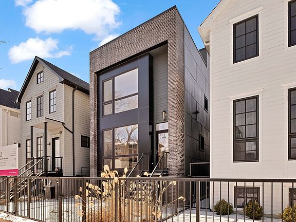2nd image of 2034 N Wolcott Ave