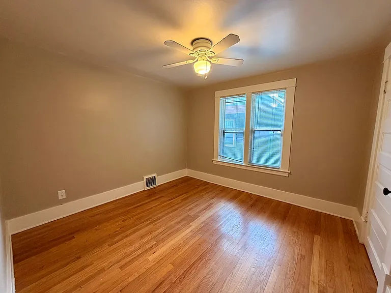 254 Warren Ave SE — Photo 19