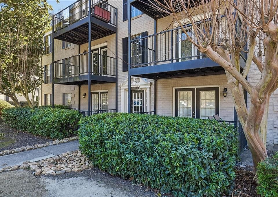 1st image of 3705 Essex Ave #6