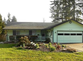 318 Country Estates Dr W, Rainier, WA 98576