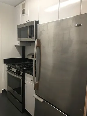 Rented by Carlyle Property Management | media 8