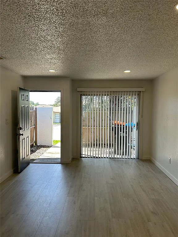 2 bed, 2.0 bath, 854 sqft, $1,100 — Photo 4