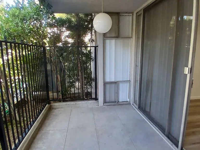 533 S Hudson Ave — Photo 18
