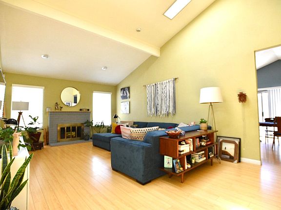 Spacious living room