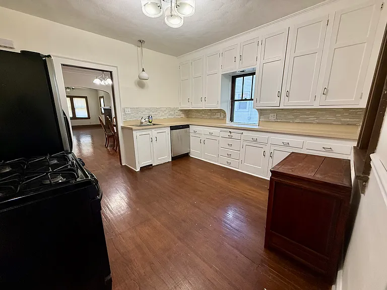 422 Paris Ave — Photo 7