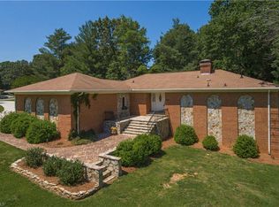 4101 Ponce De Leon Dr, High Point, NC 27265