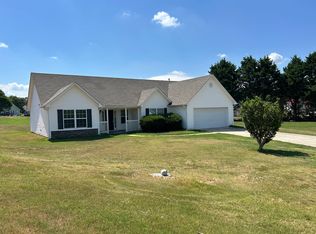 67 Manor Ct, Commerce, GA 30529