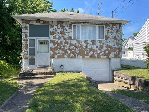 1011 Steele Boulevard, Baldwin, NY 11510