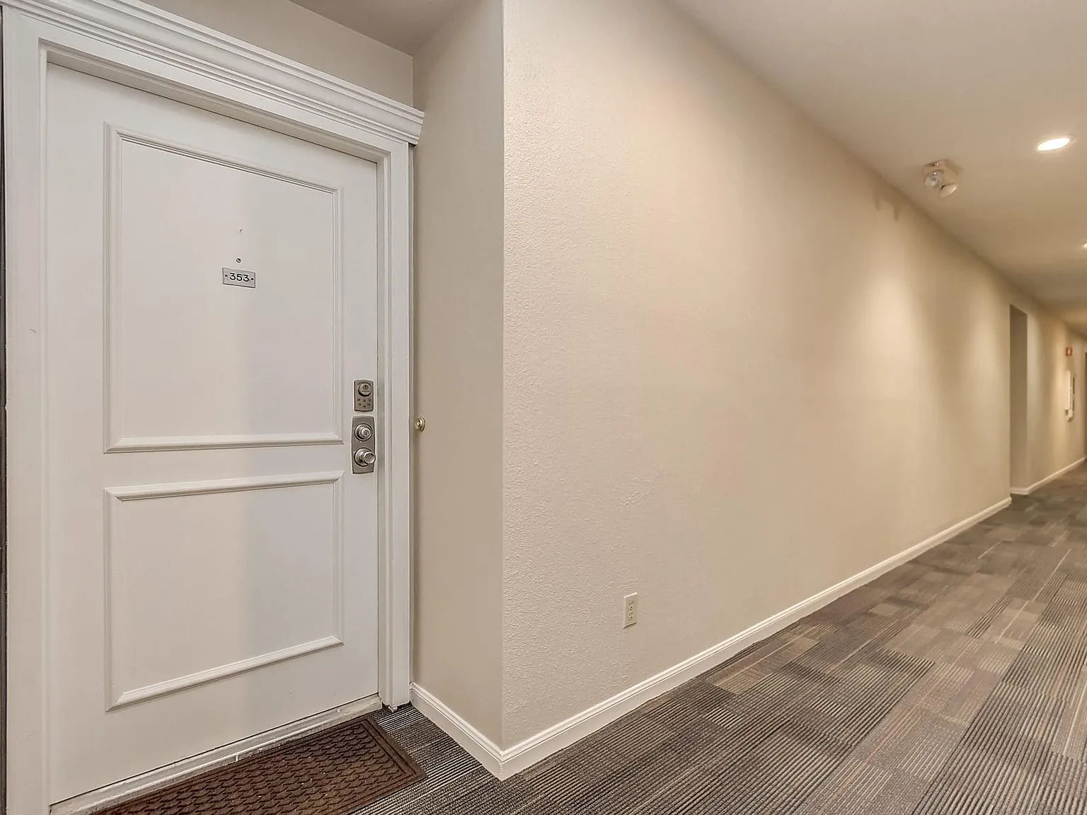 1 bed, 1.0 bath, 860 sqft, $1,415 — Photo 3
