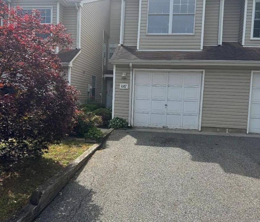 1st image of 1087 Oakcroft Ln