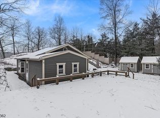 4 S Lake Trl, Andover, NJ 07821