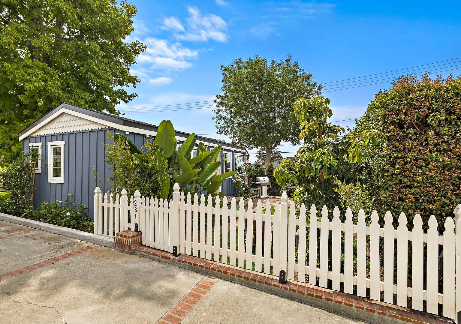 Mariposa Cottages — Photo 2