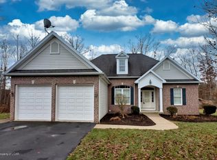 610 Snapdragon Dr, Pittston, PA 18641