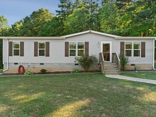 95 Harris Dr, Boydton, VA 23917