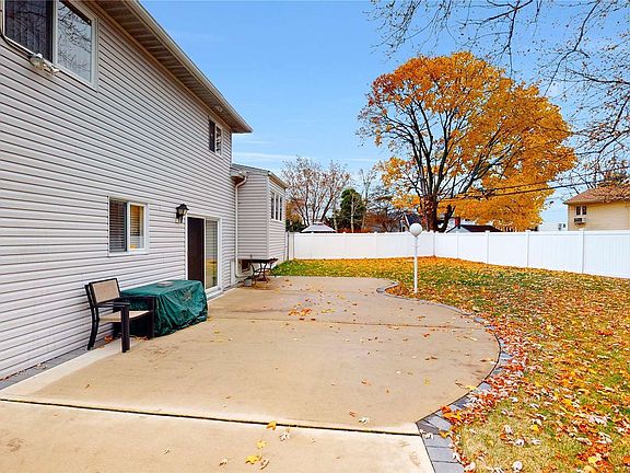 3rd image of 1282 Lois Ln