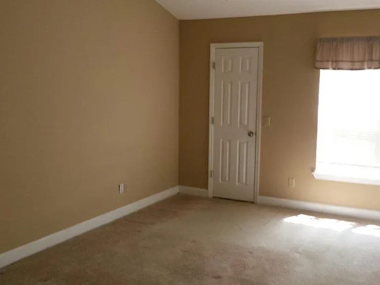 1475 Farrindon Cir — Photo 9