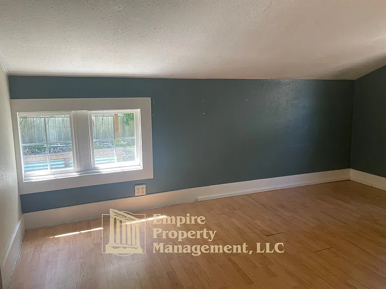 1292 Monroe St — Photo 15