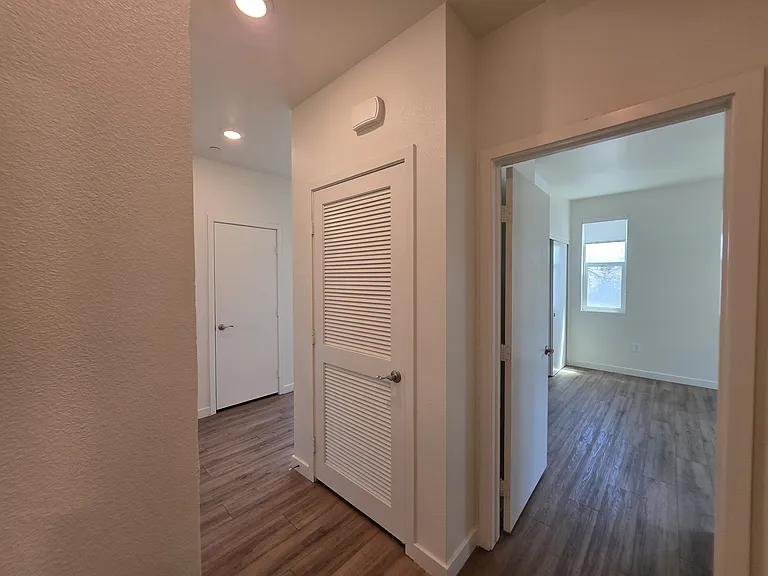 619 Highland Ave #301 — Photo 6