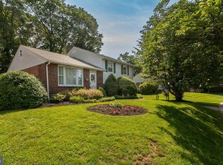 325 Rittenhouse Cir, Havertown, PA 19083