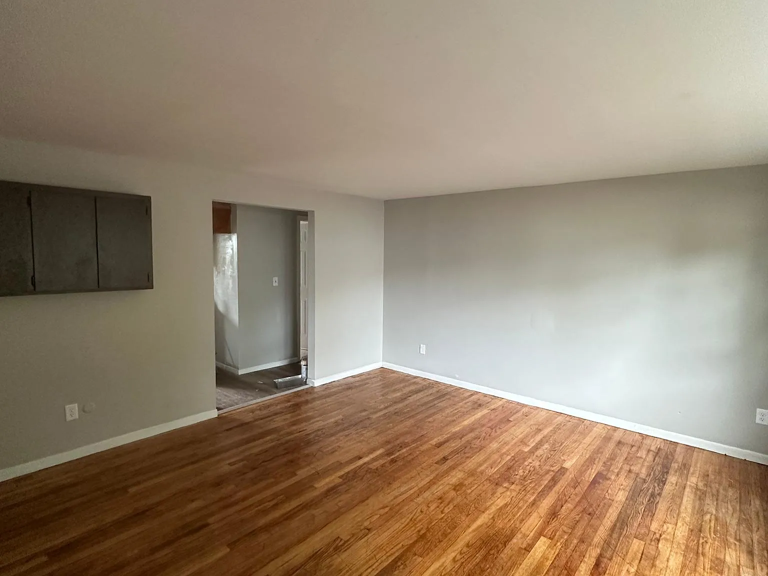 960 1st Ave — Photo 1