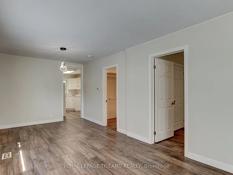 210 Emery St E — Photo 7