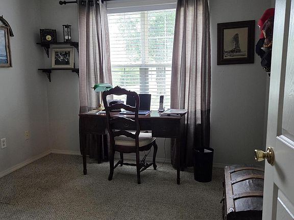 5th image of 131 Birchwood Circle