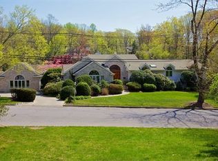 55 Berkeley Dr, Tenafly, NJ 07670
