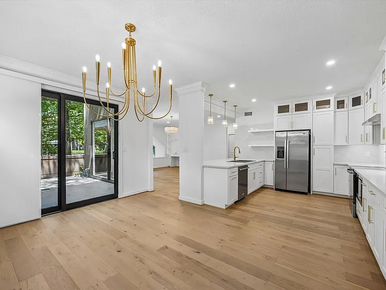 201 Litchfield Ln — Photo 11